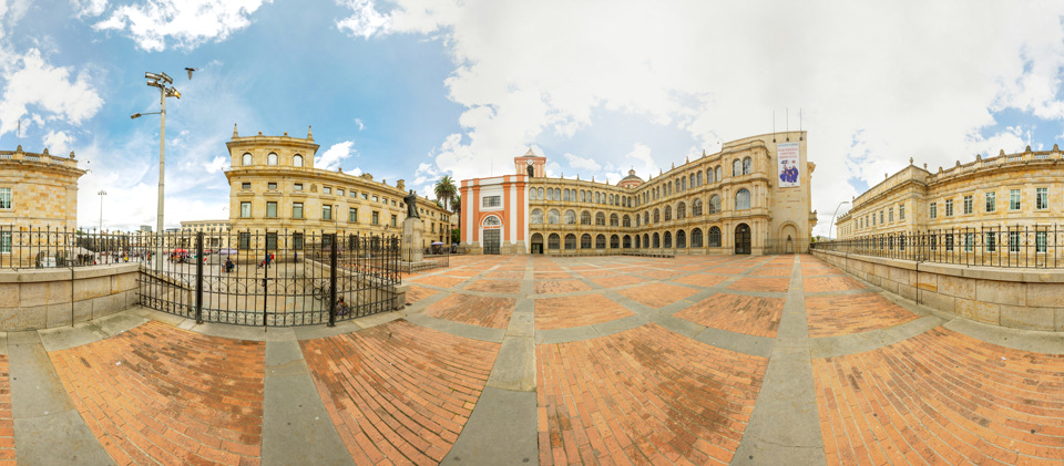 Tour del Colegio Mayor de San Bartolomé